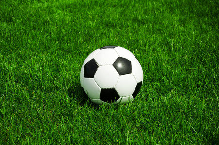 专业分析师使用捷报足球即时比分网比数据工具